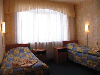 Гостиница Утес Челябинск Стандартный двухместный номер с 1 кроватью или 2 отдельными кроватями-4